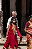 The great Chola temples of Tamil Nadu - The Sri Ranganatha Temple of Srirangam. Pilgrims visiting the temple. 